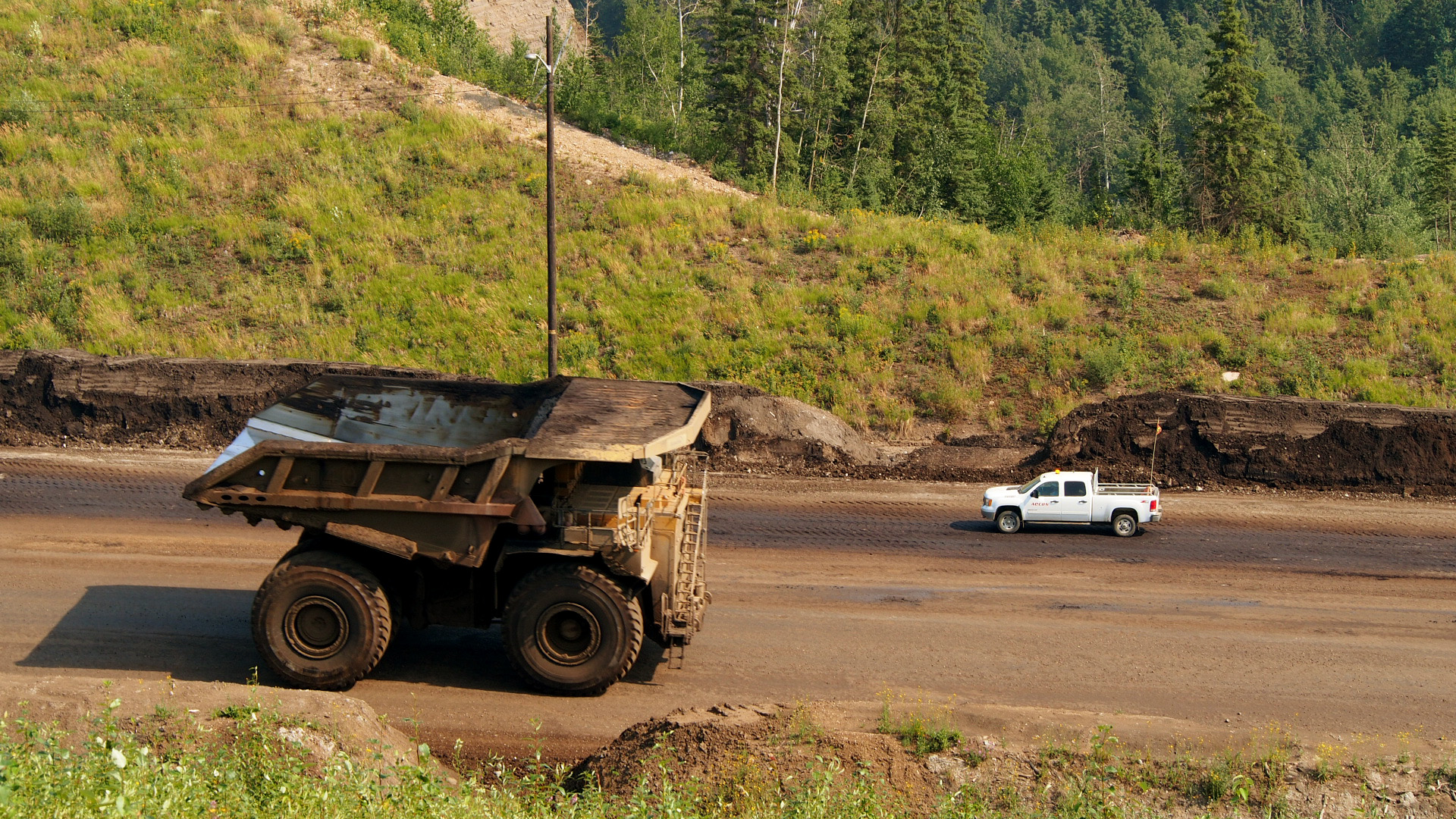 CAT 797F Ultra-Class Mining Haul Truck